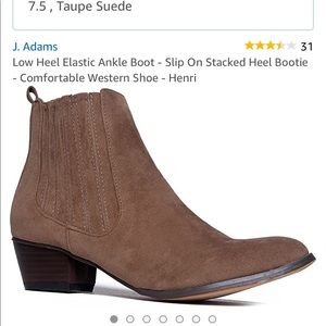 Women’s taupe booties!